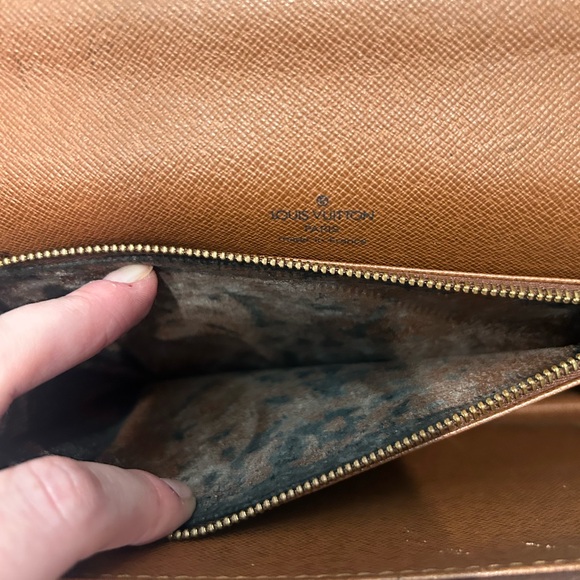 Louis Vuitton GUC Concorde Clutch Bag - Picture 10 of 14
